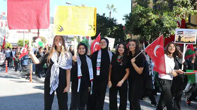 Alanya'da Gazze İçin Sessiz Çığlık Yürüyüşü