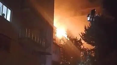Burdur Gölhisar'da Apartman Çatısında Yangın Paniği