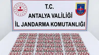 Aksu ve Döşemealtı'nda Sokaklara Sızmasına İzin Verilmedi: 1358 Sentetik Hap Bulundu