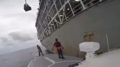 Kaş'ın 128 Kilometre Açığında Yaralanan Mürettebatı Sahil Güvenlik Kurtardı
