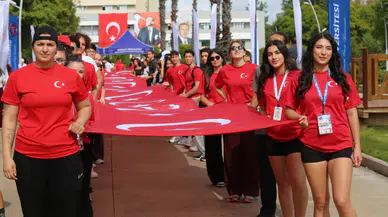 Akdeniz Üniversitesi’nde Cumhuriyet Coşkusu: Koşu ve Sergi Düzenlendi!