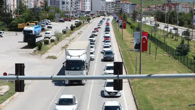 Tatilciler Dönüş Yolunda! Afyonkarahisar-Antalya Yolu Doldu