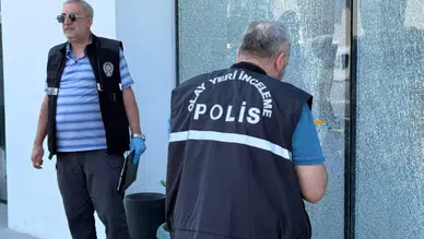 Kepez Altınova'da Oto Galeriye Güpegündüz Kurşun Yağdırdı