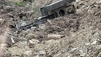 Gazipaşa'da Feci Kaza: Devrilen İş Makinesinin Altında Kaldı!