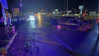 Gazipaşa Havalimanı Kavşağı'nda Otomobiller Çarpıştı! Sürücü Alkollü Çıktı