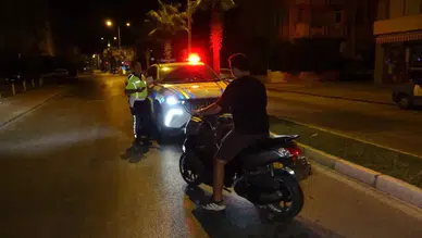 Manavgat'ta Ters Yönde Tek Tekerle Polisten Kaçtı! 610 Bin TL Ceza Yedi