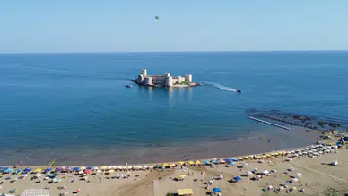 Mersin'de Ekim Ayında Yaz Havası: Kızkalesi'nde Ekim Denizine Yoğun İlgi