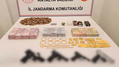 Jandarmadan Kepez'de Silah ve Uyuşturucu Operasyonu: 3 Şüpheli Gözaltında
