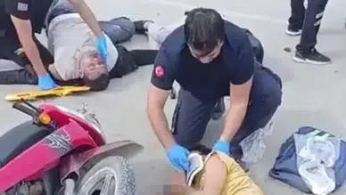 Hatay'da Tır ile Motosiklet Çarpıştı: 3 Genç Yaralandı