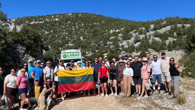 Antalya’nın Tarihi Sarıhacılar Köyü Yabancı Turist Akınına Uğruyor