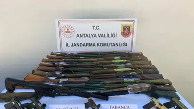 Elmalı’da Ruhsatsız Silah Operasyonu! 20 Silah Yakalandı