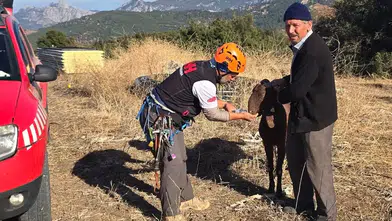 Antalya Korkuteli’nde Mahsur Kalan Keçiye Film Gibi Operasyon!