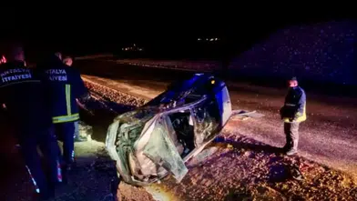 Akseki'de Yağmur Kazaya Davetiye Çıktı! Araç Savruldu, 3 Genç Yaralandı
