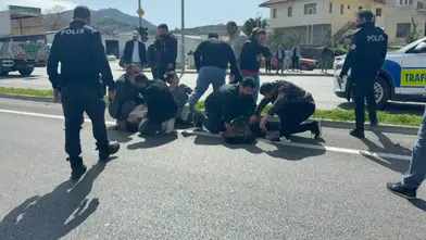 Gazipaşa'da Motosiklet ile Otomobil Çarpıştı! 1'i Ağır 2 Kişi Yaralandı