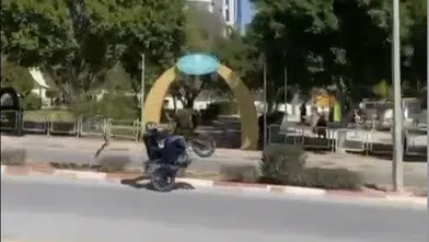 Tehlikeli Şov Pahalıya Patladı: Hem Motoru Gitti Hem Parası!