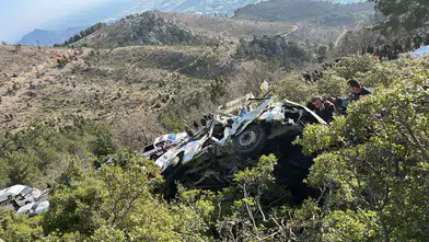 Mersin’de Katliam Gibi Kaza: İşçi Servisi Uçuruma Yuvarlandı, 3 Ölü 11 yaralı!