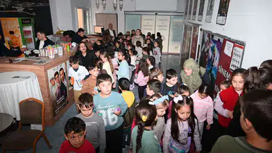 Kemer'de Okul Sıraları Boş Kaldı, Sinema Doldu Taştı!