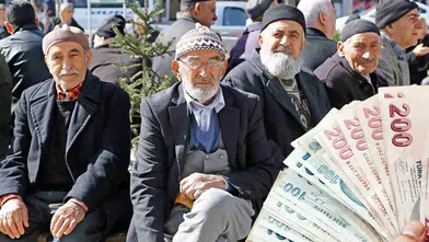Emekliden Sert İsyan: "Krizin Sorumlusu Biz Değiliz, Faturayı Biz Ödemeyelim!"