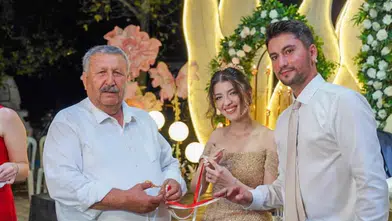 Kaş’ta Görkemli Nişan Töreni! Kurdeleyi Başkan Demirhan Kesti