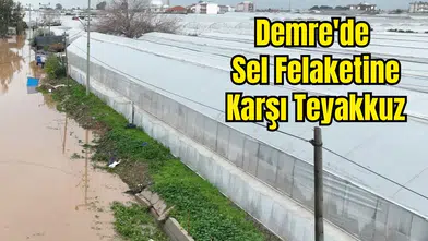 Demre'de Seralar Kuvvetli Yağışa Teslim