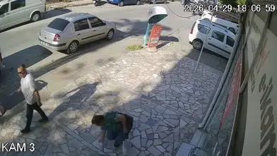 Alanya’da Yolda Bulduğu 700 Euro'yu Zabıtaya Teslim Etti! Harç Parası Sahibine Geri Döndü
