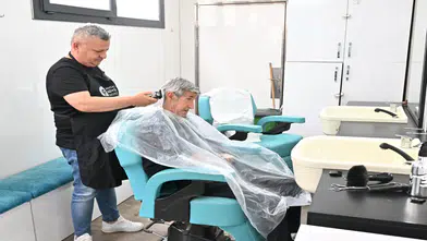Huzurevi Sakinlerine Bayram Tıraşı: Mobil Kuaför Döşemealtı'nda