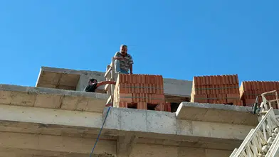 Serik'te İnşaatta Mahsur Kalan Ustayı Çocukları Kurtardı