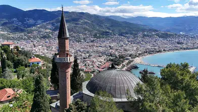 Alanya Kalesi’ndeki 800 Yıllık Miras Ziyaretçi Akınına Uğruyor