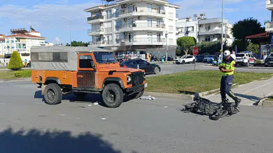 Manavgat'ta Tur Aracı Motosiklete Çarptı: Yaralı Sürücüye Rekor Ceza!