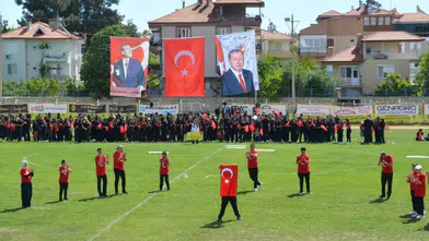 Korkuteli 19 Mayıs Coşkusunu Şehitler Anıtı ve Atatürk Stadyumu'nda Yaşadı
