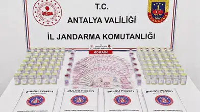Antalya’da Turistlere Uyuşturucu Satarken Yakalandılar: 15 Tutuklama