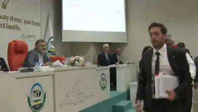 Serik Meclisi’nde CHP Salonu Terk Etti, Başkan Kumbul “İyi ki Geçmişim” Dedi