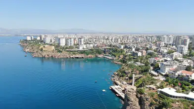 Antalya Falezleri'nde Gecekondu Tehlikesi