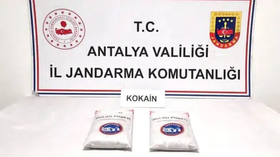 Jandarmadan Yaz Baskını: Konyaaltı'nda Poşet Poşet Kokain Ele Geçirildi