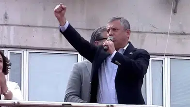 Özgür Özel Lüleburgaz’dan Saray’a Meydan Okudu: "Mesele Kayyım Değil, Tayyip Gidecek Biz Geleceğiz!"