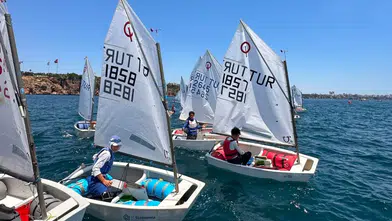 Antalya'da Kabotaj Bayramı Coşkusu: Gençler Akdeniz'e Yelken Açtı