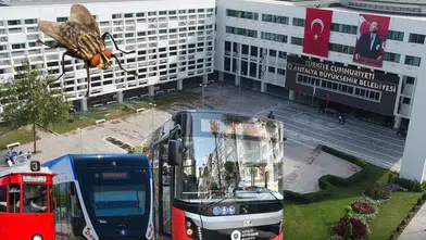 Antalya Büyükşehir Meclisi'nde AK Parti'den Ulaşım ve Sinek Çıkışı