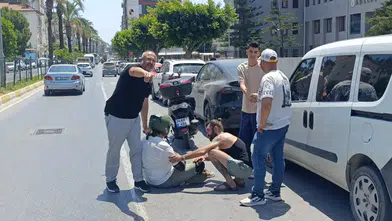 Manavgat'ta Kaza:Motosiklet ile Mini Elektrikli Araç Çarpıştı,1 Yaralı