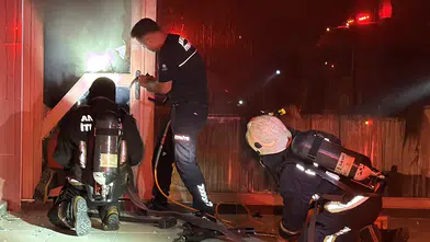 Dükkanı Alevlere Teslim Oldu: Yere Yığılıp Gözyaşlarına Boğuldu!