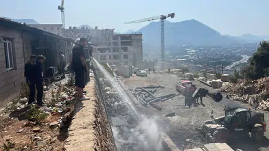 Alanya'da Kampüs Şantiyesinde Yangın: Yatakhane Hasar Gördü