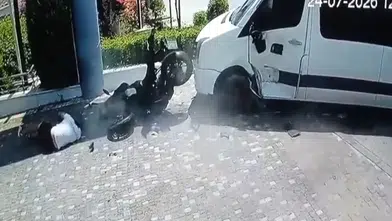 Manavgat'ta Feci Kaza: Tur Minibüsü ile Motosiklet Çarpıştı