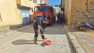 Kovada Söndü Sanılan Ateş Yeniden Alevlendi, Ev Son Anda Kurtarıldı