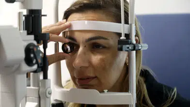 10 Saniyelik Lazerle Kornea Naklından Kurtuldu