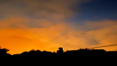 Kaş'ta Alevlerle Zorlu Gece Mesaisi: Ekipler Teyakkuzda!