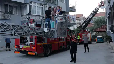 Apartman Yangınında Can Pazarı! Mahsur Kalan 6 Kişi Kurtarıldı