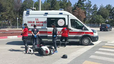 Burdur'da Otomobil ile Motosiklet Çarpıştı: 1 Yaralı