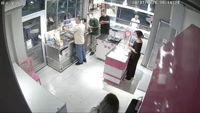 Adana'da Kan Donduran Cinayet! Önce El Salladı, Sonra Tetiği Çekti