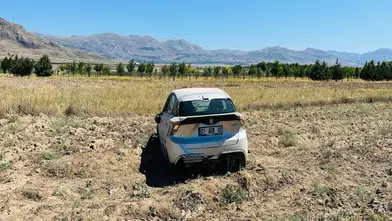 Burdur'da Otomobil Şarampole Devrildi: 2 Kişi Yaralandı