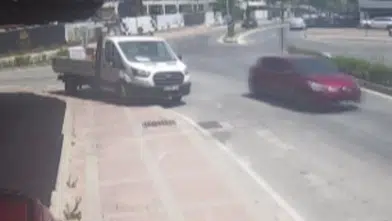 Manavgat'ta Kaza: Otomobile Çarpmamak İsteyen Sürücü Yaralandı