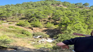 Kumluca'da Acı Kaza: Bariyerleri Aşan Kamyon Şarampole Devrildi